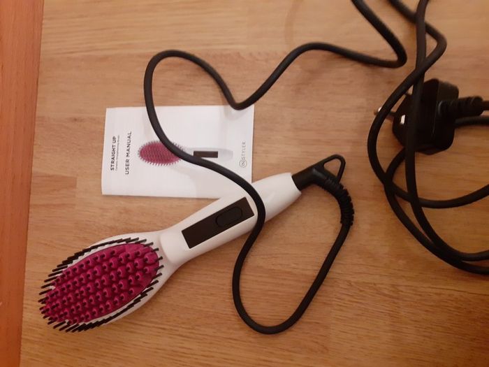 Hair straightener