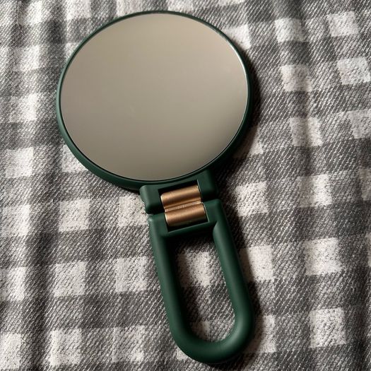 Magnifying Mirror