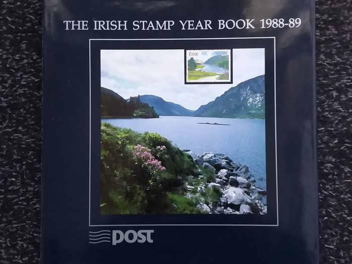 Ireland Mint Stamps : The Irish Stamp Yearbook 1988-89