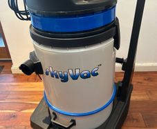 Skyvac Commercial 75 Gutter Cleaning machine