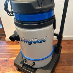 Skyvac Commercial 75 Gutter Cleaning machine