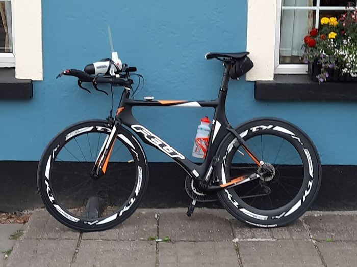 Felt B16 TT Full Carbon Size 60 (XL) with Kinetic-One 58/85 UC Wheelset