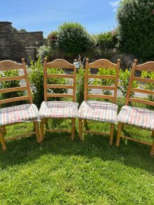 4 Chairs