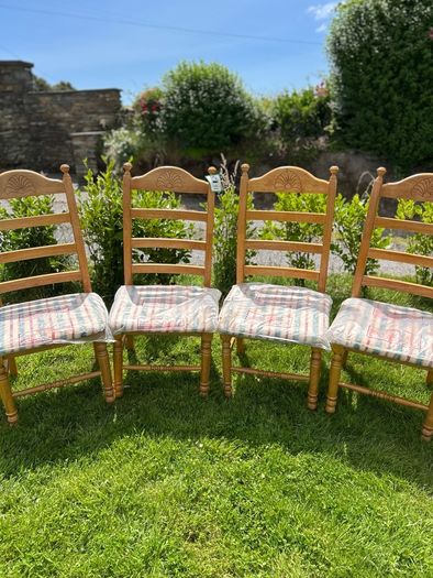 4 Chairs