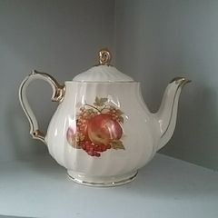 Sadler Teapot