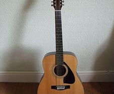 Legendary YAMAHA 12 string Acoustic Guitar