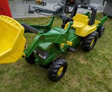 John Deere Kids tractor (rolly toys)