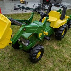 John Deere Kids tractor (rolly toys)
