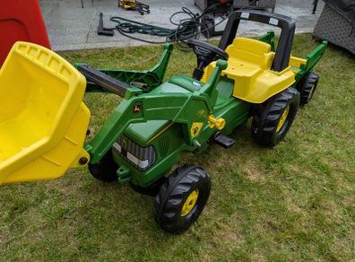 John Deere Kids tractor (rolly toys)