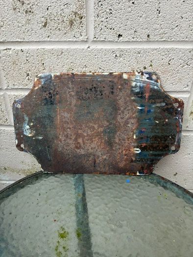 Enamel sign