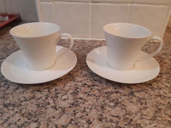 2x cup & saucer