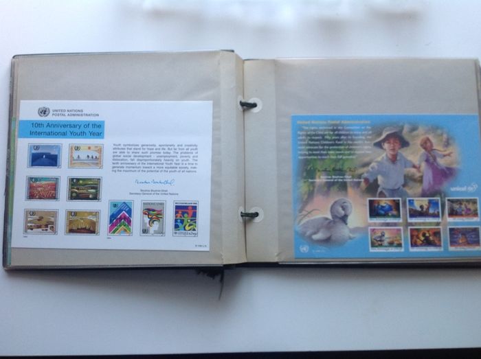 Stamps , UN souvenir card collection