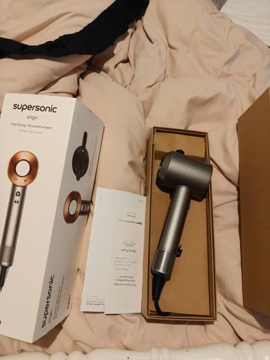 dyson supersonic hair dryer NEW