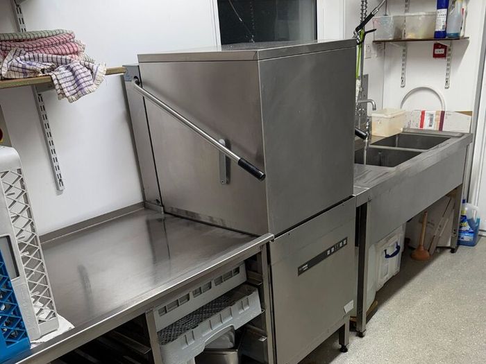 Hobart Passthrough Dishwasher