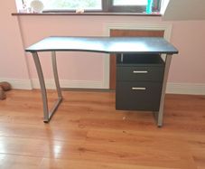 Study / work desk for sale. Ideal for students room. 1200 length x 600 width x 760 high