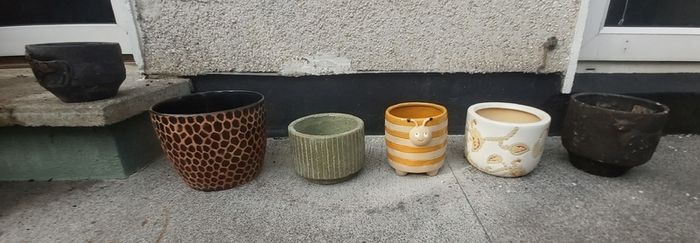 Plant pots