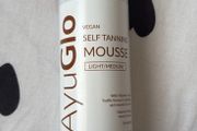 Ayu Glo vegan self tanning mousse light / medium