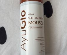 Ayu Glo vegan self tanning mousse light / medium