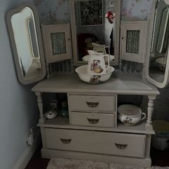 Vintage dressing table / dresser