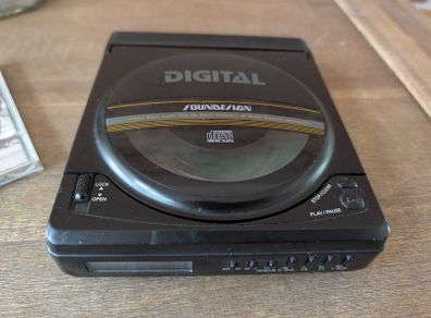 Soundesign 4928BLK Portable CD Player - Fully working