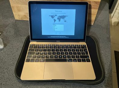 Apple MacBook Retina 12-inch Bundle