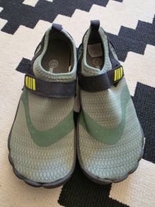 Kids swim shoes.size uk1