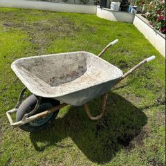Wheel barrow