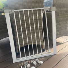 safety first secure pressure fit safety baby gate need gone ASAP due to house clearance two available