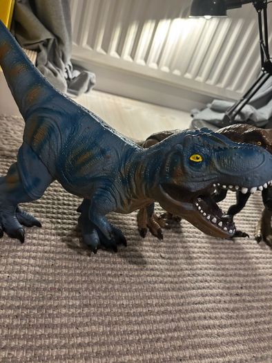 4x large toy dinosaurs