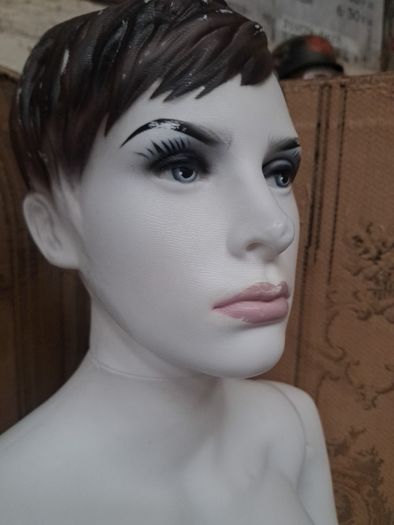 Female Mannequin