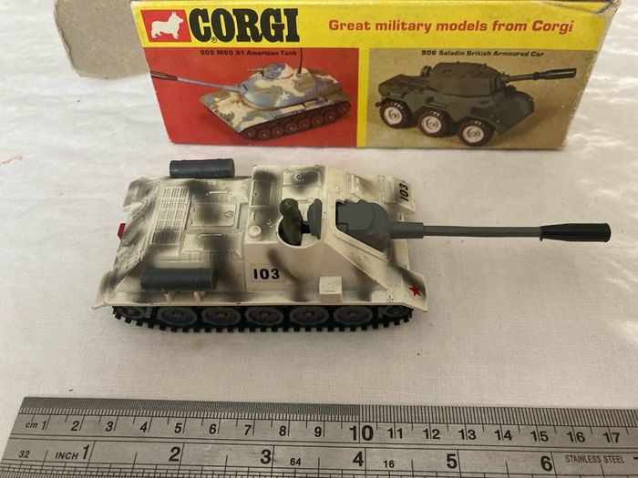 Corgi 905. SU100 Russian Tank Destroyer. With box.