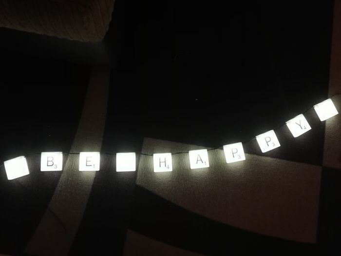 Scrabble light chain