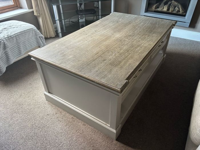 Living room Coffee table