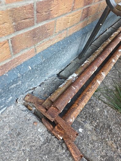 scaffolding poles x 3