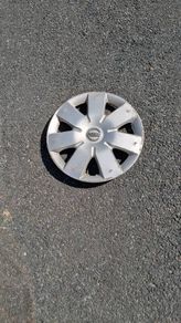 Nissan wheel trim