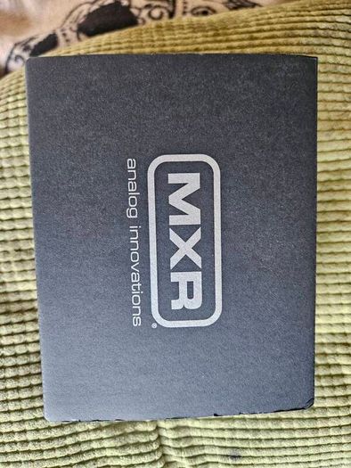 MXR bass compressor blackout edition