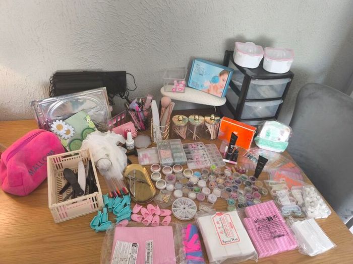 Nail Tech Manicure Bundle