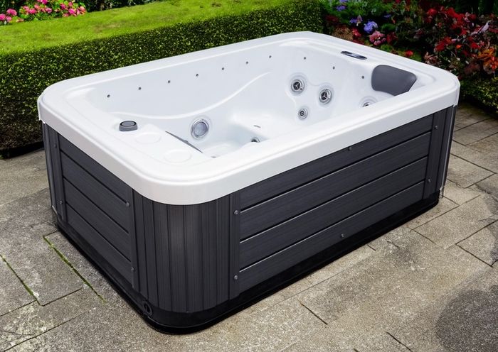 Brand New 3 Person Hot Tub