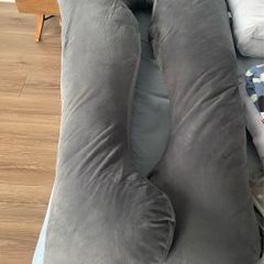pregnancy pillow