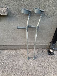 Adjustable Cruches