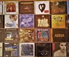 A lot of CD's.Hard,Rock,Pop.excell.10 for 40e.