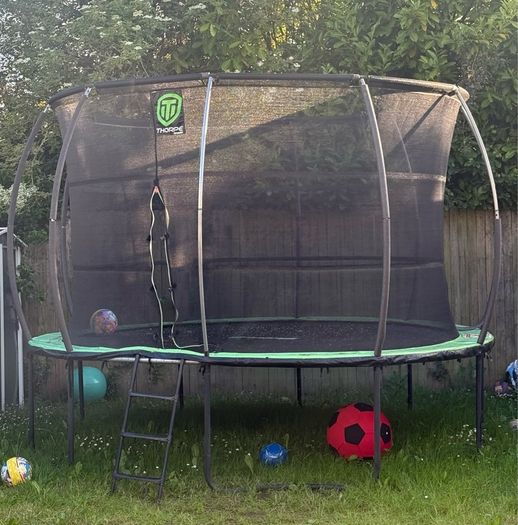 14ft Trampoline with Enclosure Net