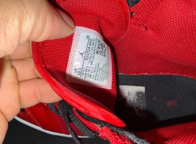 Air Jordan 1 Mid red