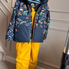 Quiksilver ski snowboard jacket with trousers size 6-7