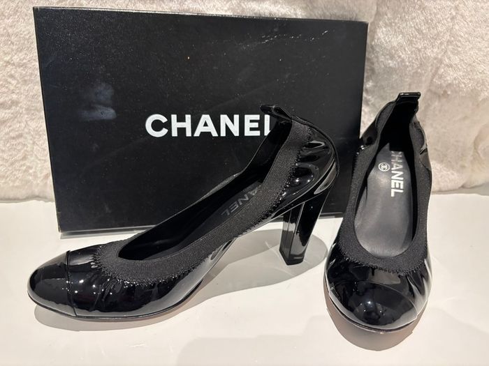 CHANEL Black Patent Pumps