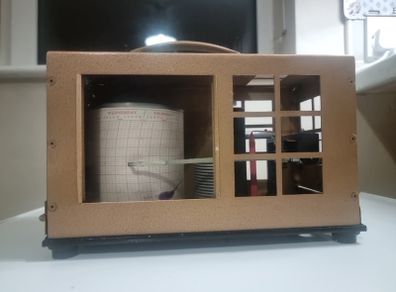 Modern barograph in a hinged metal case, serial no. A2 341