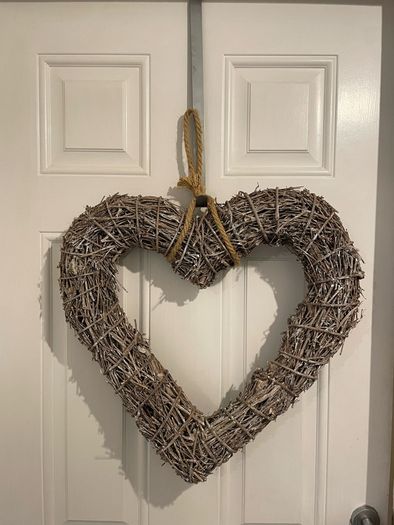 Avoca Rustic Heart Wreath / Floral Arrangement Frame