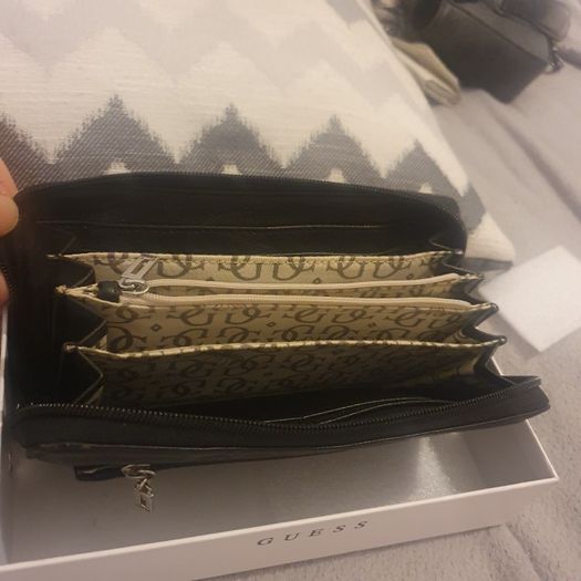 GUESS Wallet/Purse ..  Large Genuine GUESS Leather Wallet  Boxed .. Colour: Black .. Price Drop