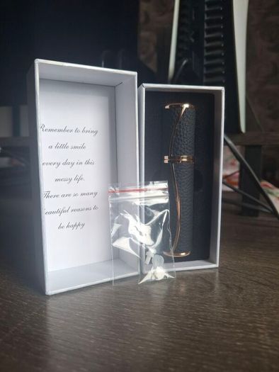 Infurture Brand New Luxury Refillable Perfume Atomizer  Gift Boxed Black Leather & Rose Gold