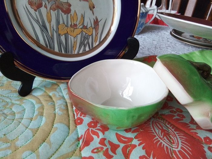 Crown Devon Apple sauce dish With